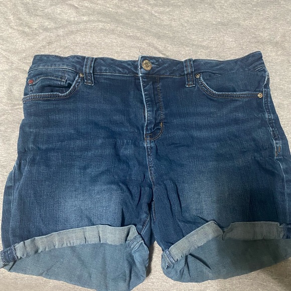 Seven jean shorts. - Picture 2 of 7